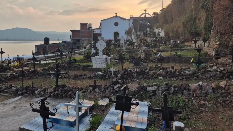 La tradicional Noche de Muertos en Janitzio tendrá cambios importantes / Redes Sociales