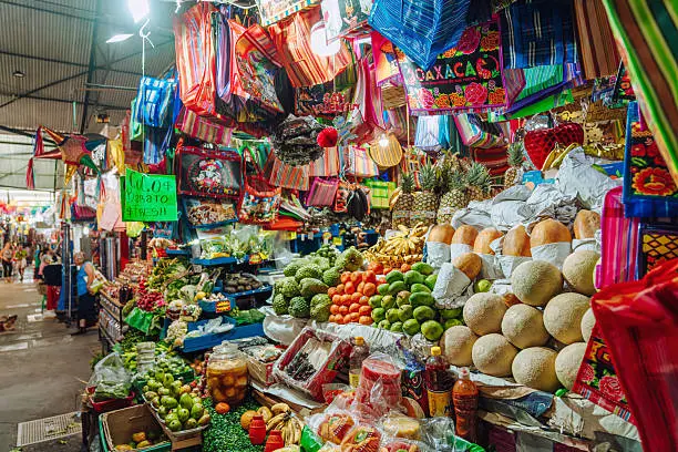 La depreciación del peso mexicano añade presión al escenario inflacionario./istock