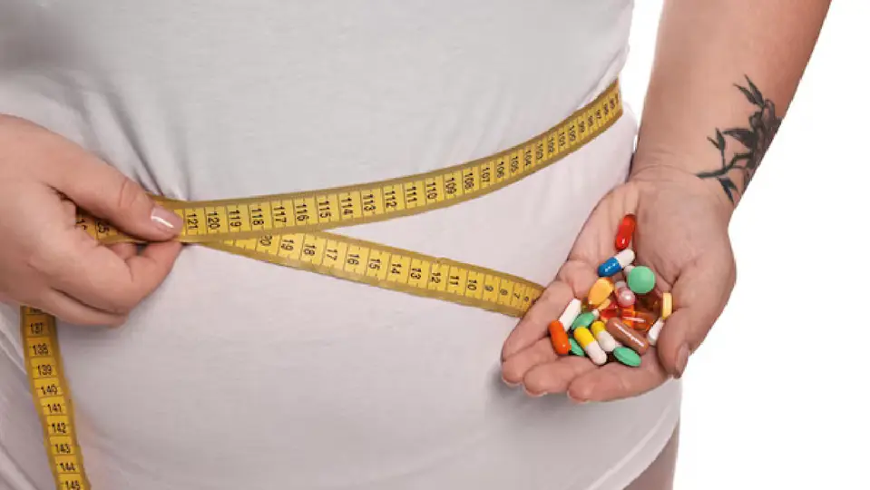 El tratamiento para la obesidad infantil debe ajustarse a la edad y condiciones del entorno / Magnific