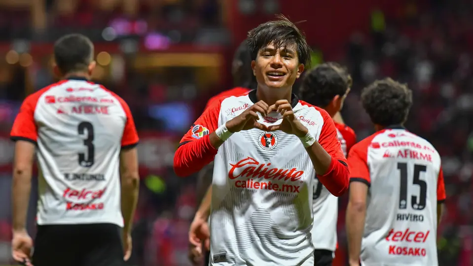 Yael Padilla, jugador de Tijuana, en festejo de gol ante Toluca | IMAGO7