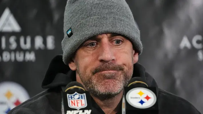 ¿Qué hará Aaron Rodgers en 2026? Mike Tomlin habla sobre su destino en los Steelers