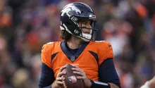 Jarrett Stidham y otras historias de quarterbacks 'bomberos' en Playoffs de la NFL