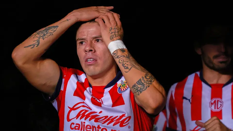 ¡Se va! Chivas anuncia la salida de Pavel Pérez del conjunto rojiblanco