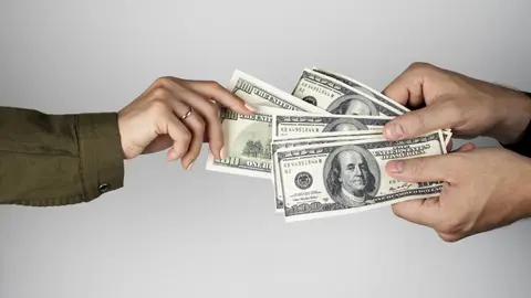 ¿Cambiarás dólares? El peso pierde terreno este jueves 16 de enero