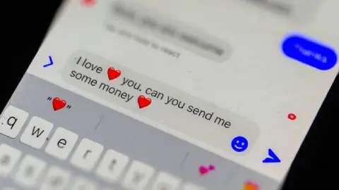 Profeco advierte sobre estafas en apps de citas para el 14 de febrero