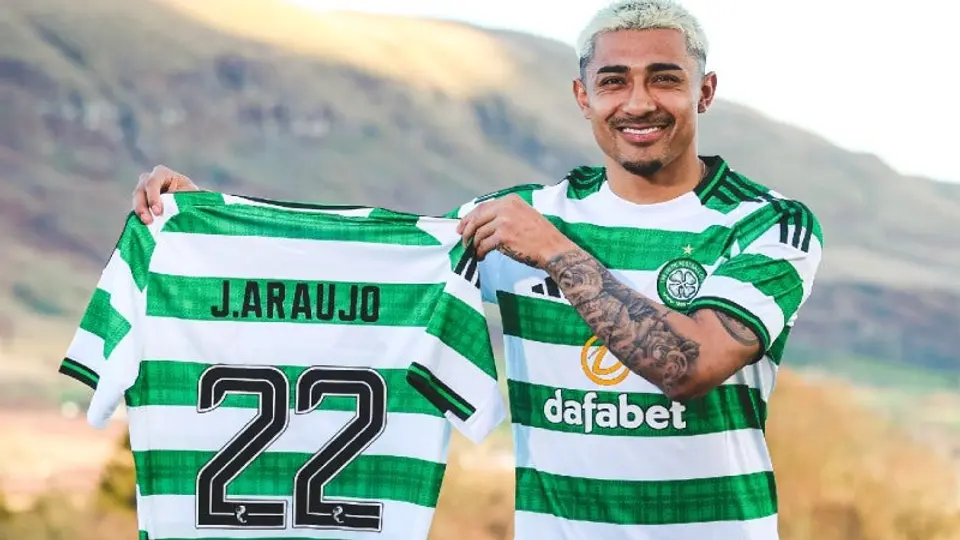 Julián Araujo brilla con el Celtic y el club busca ficharlo definitivamente