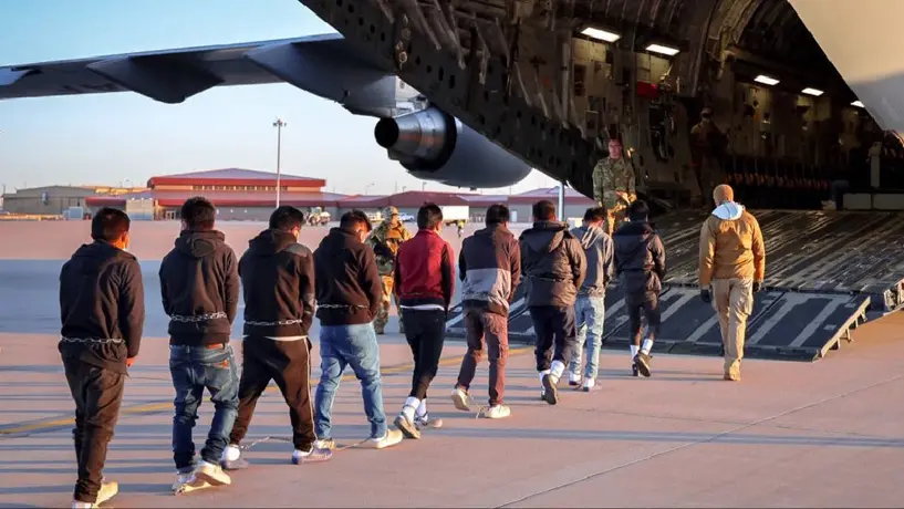 ¿México rechaza vuelo con migrantes encadenados? Esto responde el gobierno