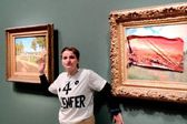 Francia absuelve a activista ecologista por pegar un cartel en un cuadro de Monet