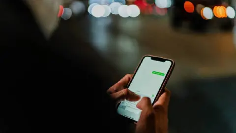 ¿Qué celulares se quedarán sin WhatsApp en febrero de 2025? Aquí te decimos