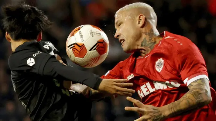 Radja Nainggolan, futbolista belga, detenido por tráfico de estupefacientes