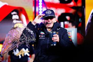 Max Verstappen quiere ser el segundo piloto con cinco títulos de F1 al hilo