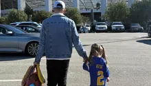 Niña se hace viral por fallar casi todos los partidos de Playoffs de la NFL