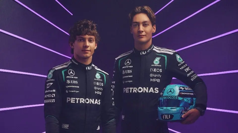Antonelli y Russell los más rápidos en el tercer día de pretemporada de la F1