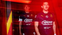 Aficionados de Chivas revientan a Alan Mozo por 'calentamiento extremo'