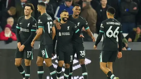 Trent Alexander-Arnold y los jugadores que si no renuevan se podrían ir gratis el próximo semestre