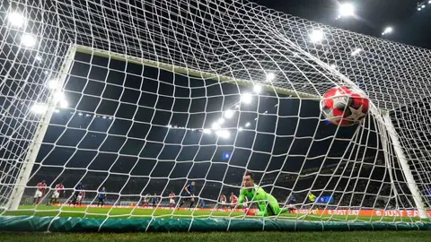 Champions League: Clubes eliminados, los que jugarán Playoffs y Octavos de Final
