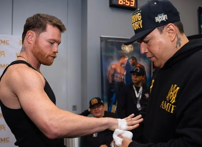 Canelo Álvarez junto a Eddy Reynoso su representante l X:Canelo