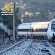 Sube a 39 muertos el saldo por descarrilamiento de tren en España