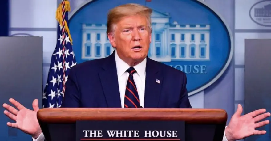 Donald Trump invitó a usar cubrebocas en público por coronavirus
