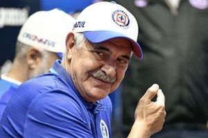 Ricardo Ferretti la hace de 'viene-viene' en famosa plaza comercial en la CDMX