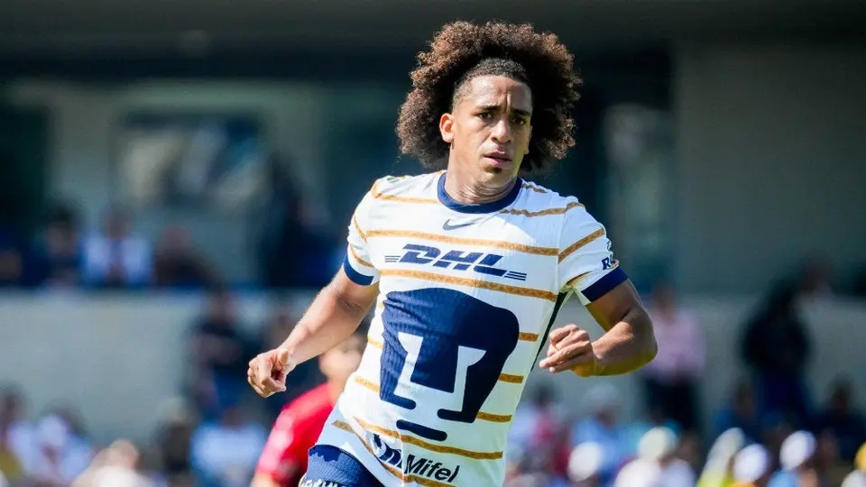 Adalberto Carrasquilla debutó oficialmente con Pumas entre ovaciones en CU