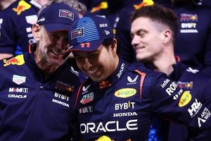 Red Bull falló en solucionar problemas de Checo Pérez, aseguró Adrian Newey