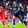 ¿Falla del VAR? Anulan gol a Chivas por polémico fuera de lugar