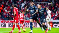 ¿Falla del VAR? Anulan gol a Chivas por polémico fuera de lugar