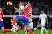 ¿También mandarán carta? Le perdonan la expulsión a Ceballos en el derbi entre Real Madrid y Atlético