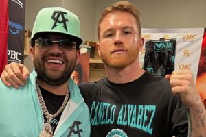 Hombre acusa a 'Canelo' Álvarez y Luis R. Conriquez de tener relación con su Rolls Royce robado