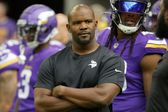 Los Jets entrevistan a Brian Flores, coordinador defensivo de los Vikings, para puesto de head coach