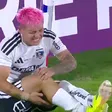 Futbolista intenta lucirse con tiro penal a lo panenka y termina lesionado