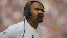 Steelers se reunirán con Brian Flores para el puesto de entrenador en jefe