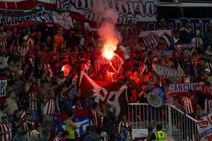 Chivas calienta el Clásico Nacional con una ruidosa "serenata" al América