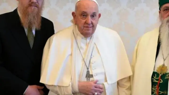 ¿Cuál es el estado de salud del papa Francisco tras sufrir un accidente?