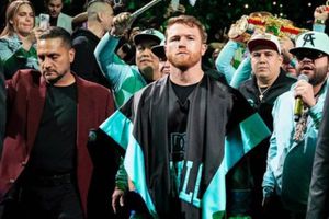 ¡Se lució! Canelo Álvarez dio lujosos regalos navideños a sus empleados