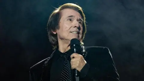 Raphael cancela show en el Vive Latino; revelan la enfermedad que lo aqueja