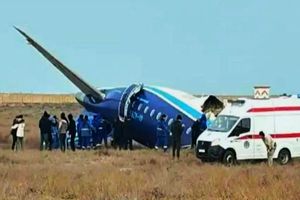 Culpan a Rusia por caída del vuelo de Azerbaijan Airlines en Navidad