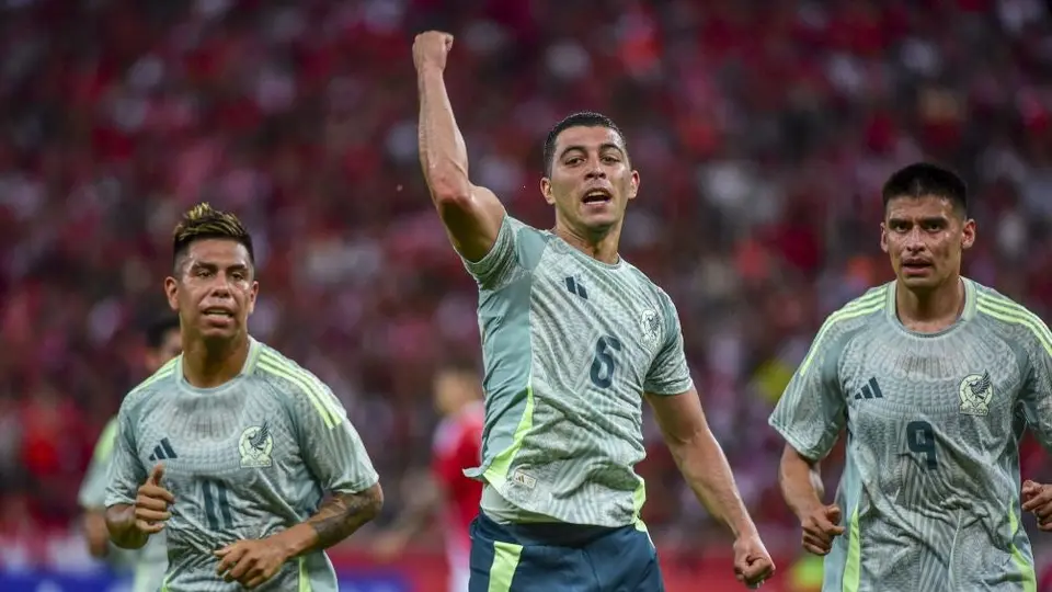 Erik Lira marcó el primer gol de su carrera con la Selección Mexicana
