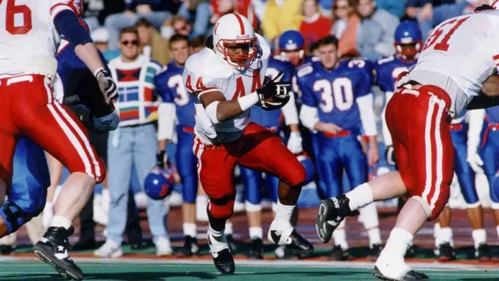 Calvin Jones, corredor estrella de Nebraska y campeón con Green Bay, falleció a los 54 años