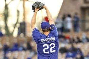 Clayton Kershaw regresa al campamento de los Dodgers