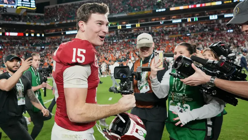 Fernando Mendoza guía a los Indiana Hoosiers a su primer título nacional