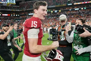 Fernando Mendoza guía a los Indiana Hoosiers a su primer título nacional