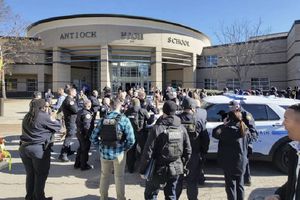 Tiroteo en secundaria de Nashville deja heridos; el tirador se suicidó