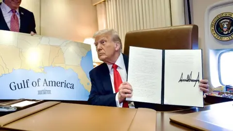 Casa Blanca vuelve a vetar a un periodista como castigo por tema sobre el Golfo de México