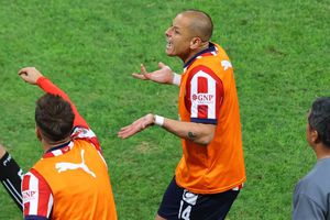 ¿Cambio de look? Chicharito Hernández sorprendió con foto previo a debut de Chivas