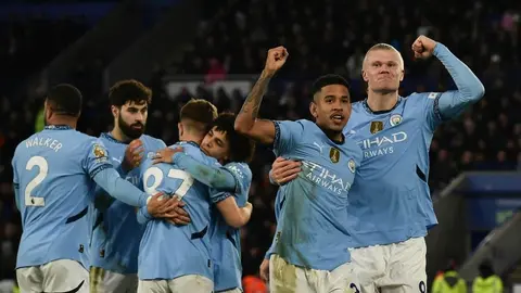Pep Guardiola celebra sus 500 partidos con victoria de Manchester City ante Leicester City