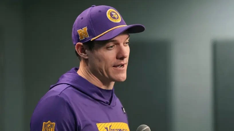 Vikings extienden contrato al entrenador Kevin O’Connell