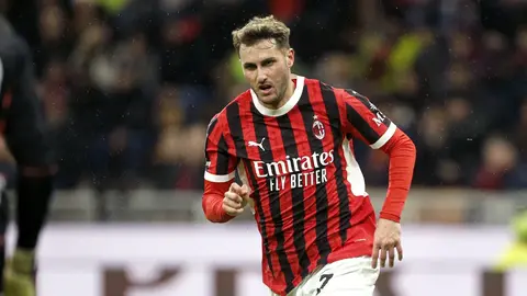 Ex entrenador del Real Madrid señala que Santiago Giménez sufre en el Milan