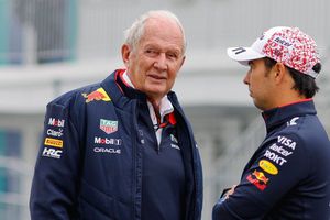 Helmut Marko ve posible el regreso de Checo Pérez a la Fórmula 1